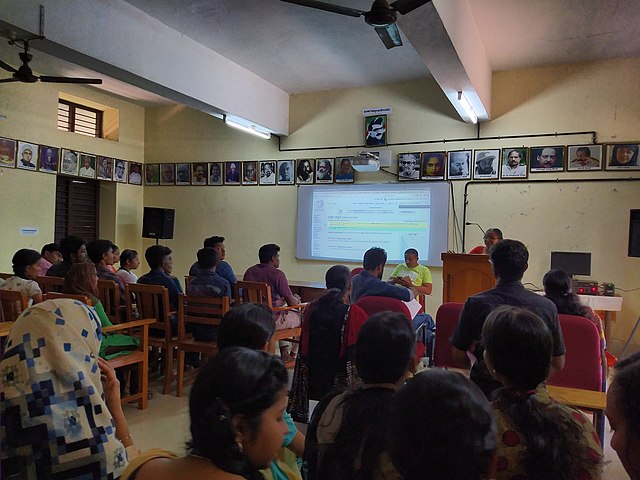 Introduction to Wikipedia at Kodungallur Kunjhikkuttan Thampuran Memorial College, Pullut